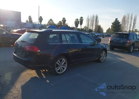 2016 Volkswagen Golf Sportwagen Tsi Sel 4-Door z USA, uszkodzony, nr VIN 3VWC17AU0GM514231